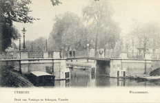 2169 Gezicht op de Willemsbrug over de Stadsbuitengracht te Utrecht uit het zuiden.